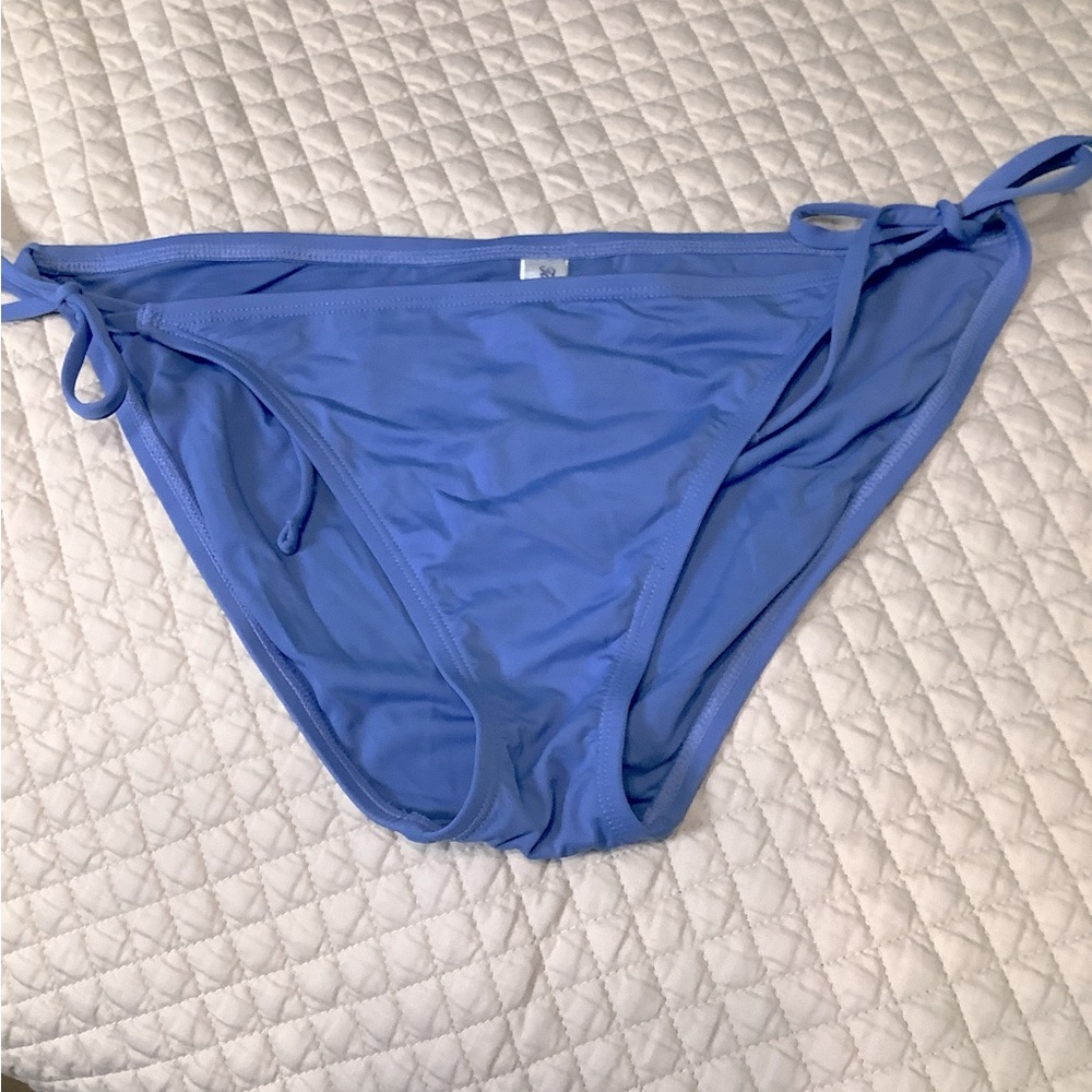 Tommy Bahama string bikini bottom - Small. New